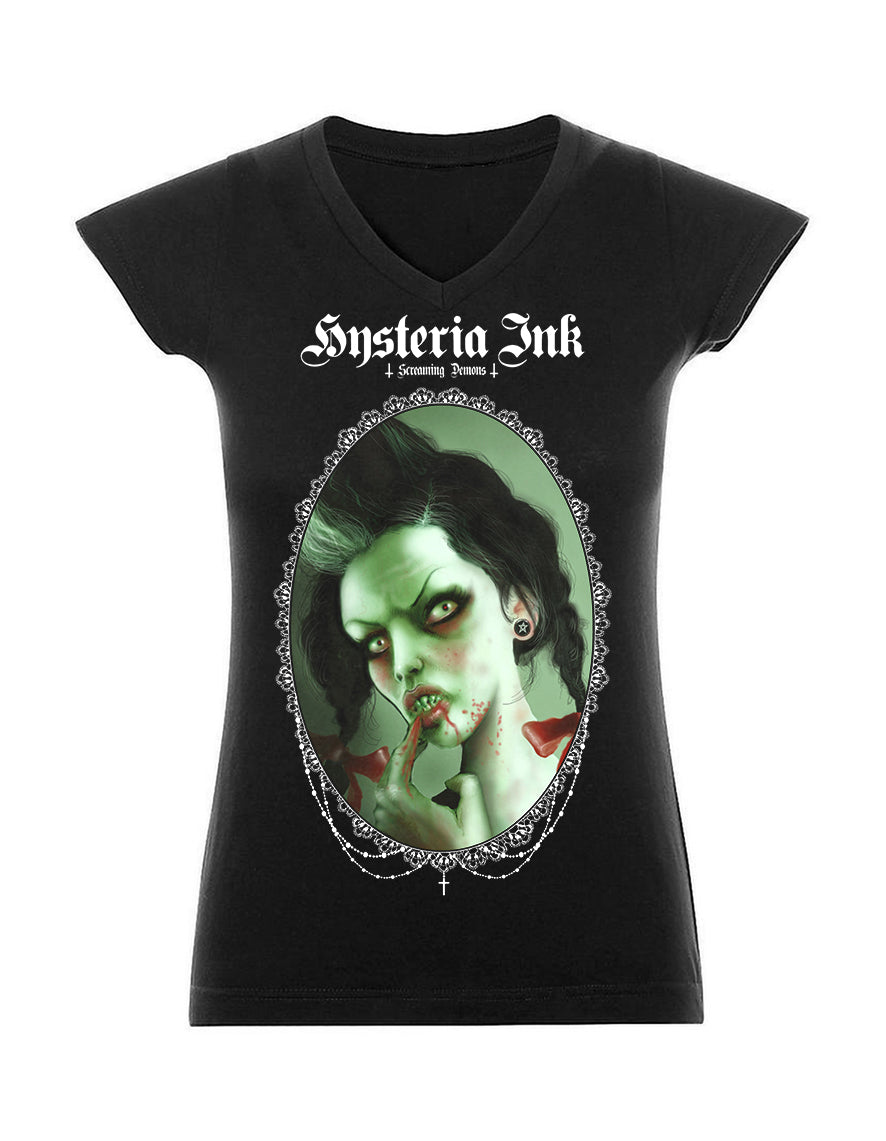 T-shirt femme Col V TW045 Hysteria Ink  X Screaming Demons Elsa Ink